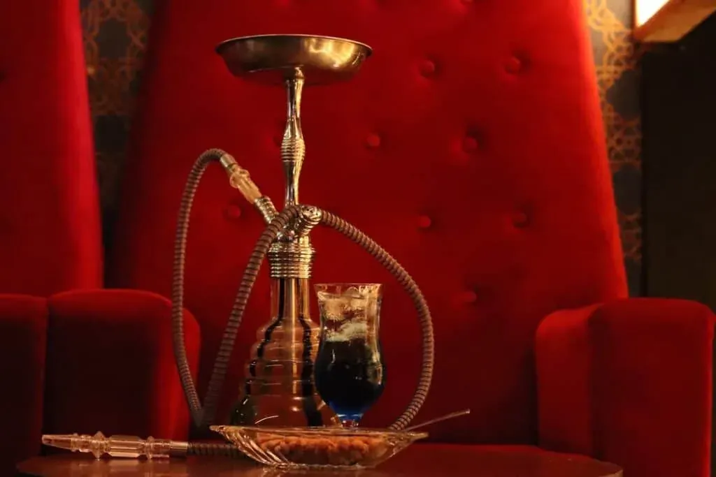 Eine Shisha-Pfeife in einem Shisha-Café