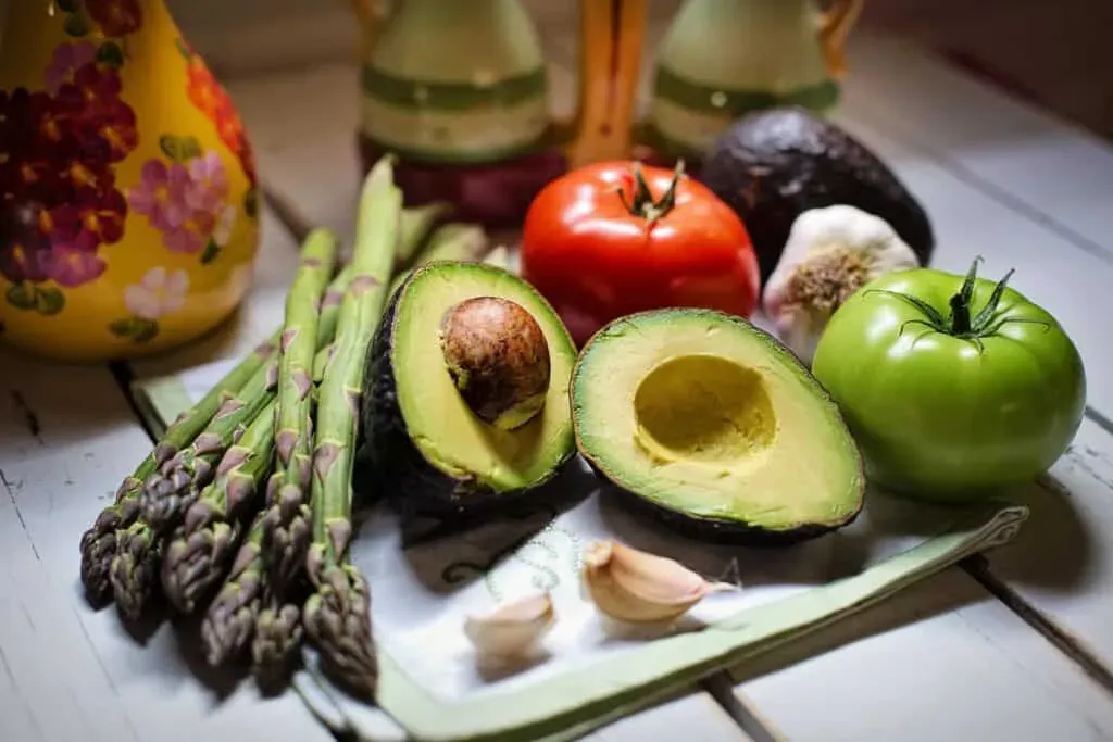 Imagen de pixabay.com Mezcla colorida de verduras usadas en platos de base vegetal en un restaurante vegano