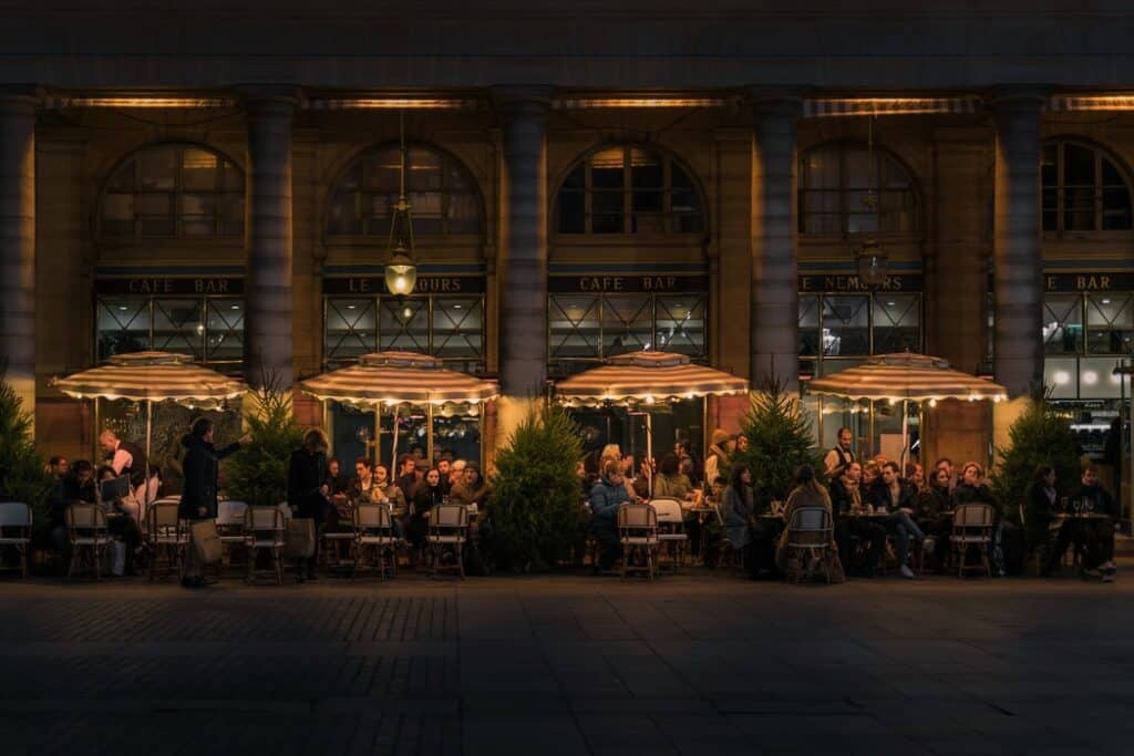 Example of a busy restaurant