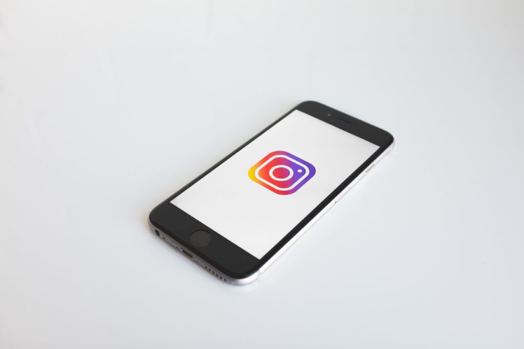 Billede af telefon med instagram logo