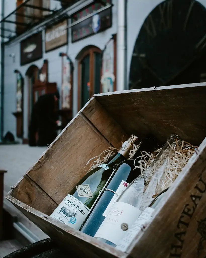 resOS' webshop for restaurants. Wine in a box